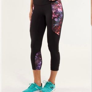 Lululemon"Run: Reflect Crop -Black Spring Has Sprung Multi